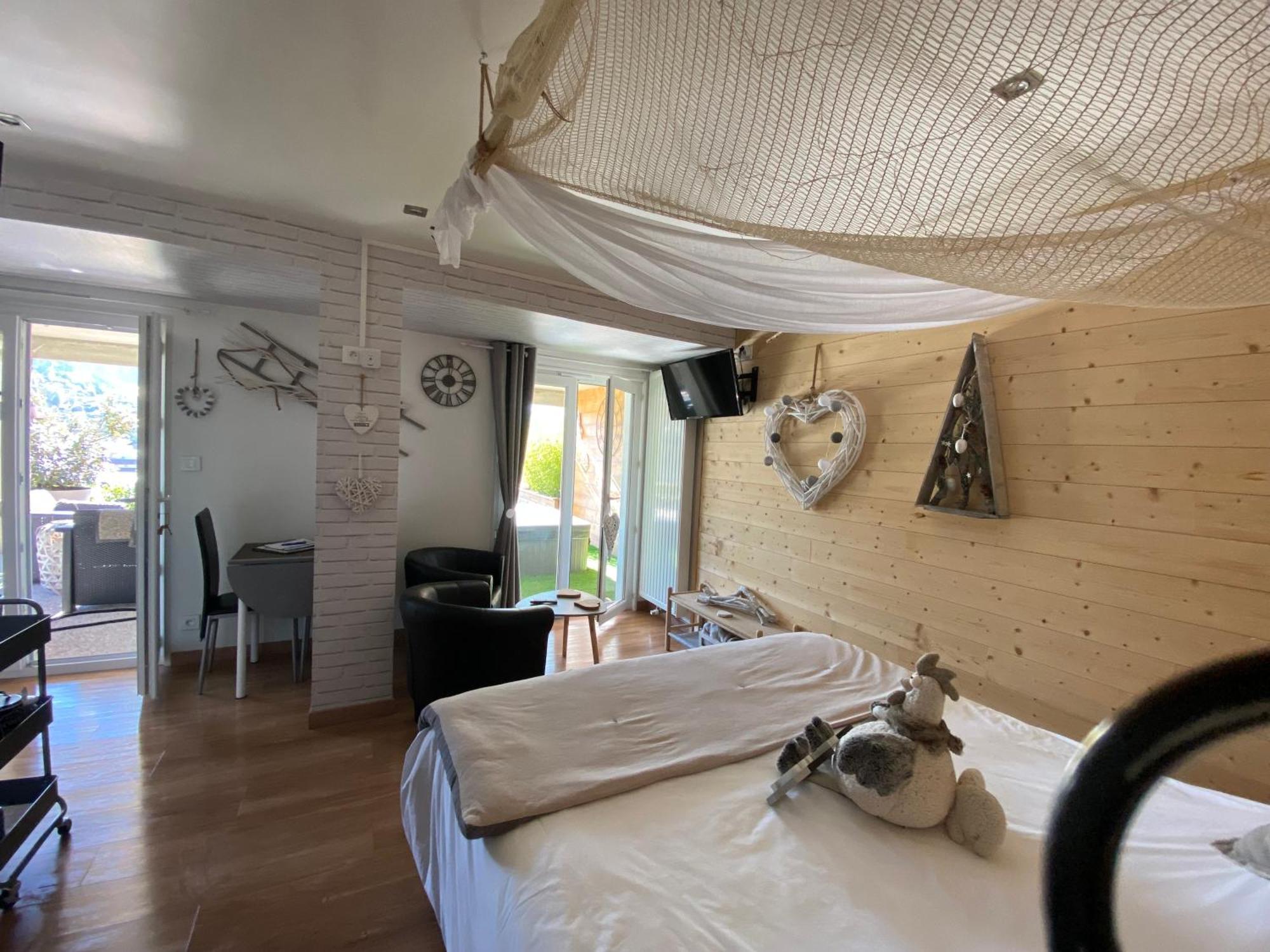 Au Nid Cosy D'Isa A Gerardmer Vosges - Spas Privatifs 外观 照片